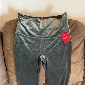 SPANX Plush Velvet Leggings in Olive